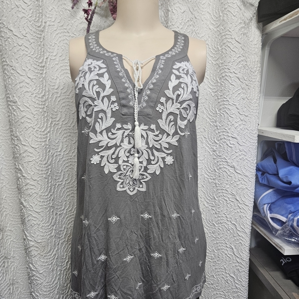 INC International Concepts Light Gray Top